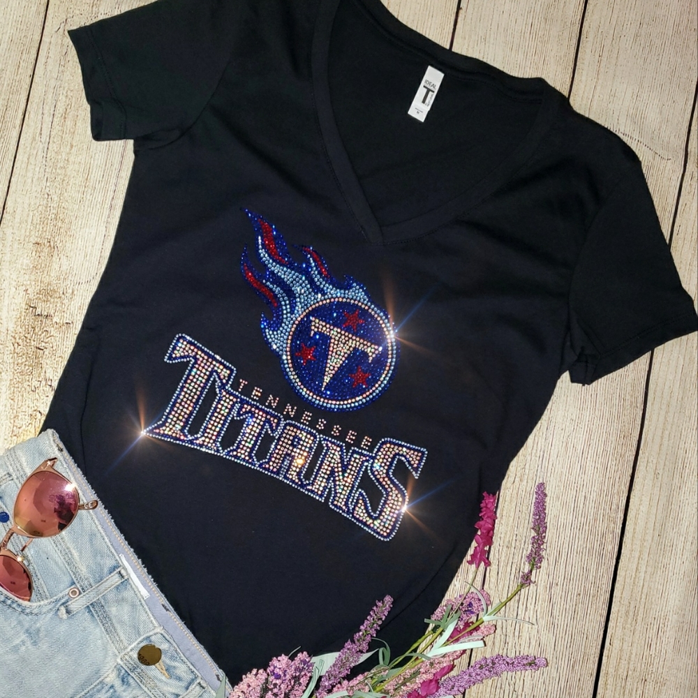 New Tennessee Titans Women's V-Neck Fitted T-shirt - Picture 1 of 5
